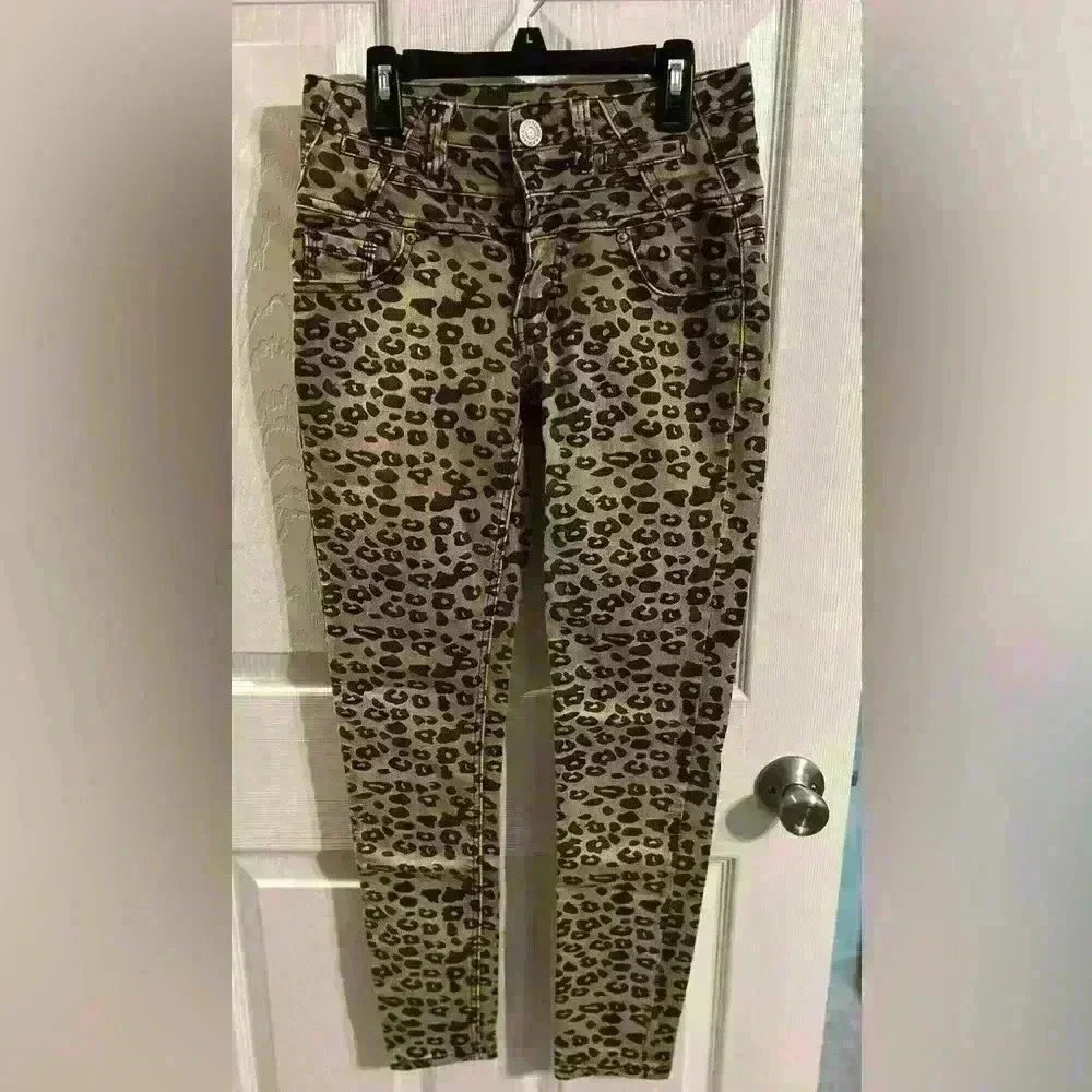 Almost Famous animal print skinny jeans